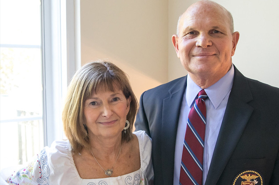 President Geraci and his wife Kathy prior to hosting an alumni reception at their home in Sept. 2021.