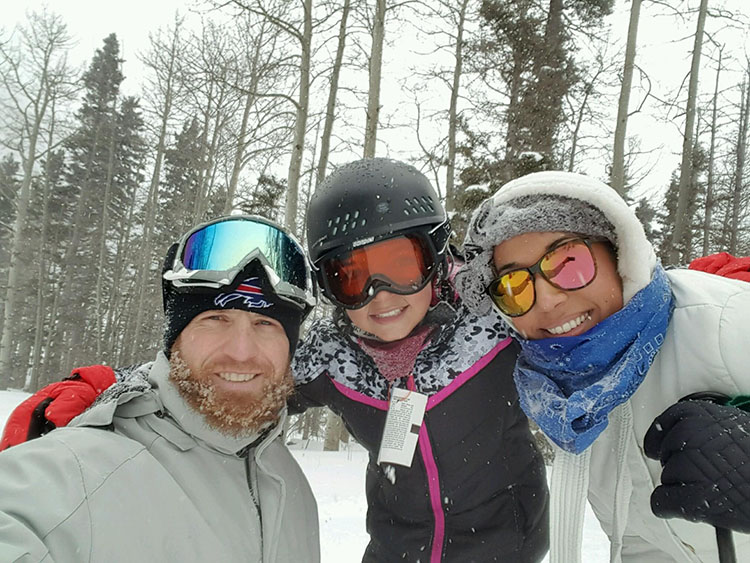 vanessas family skiing