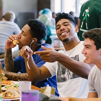 perks students eating lunch