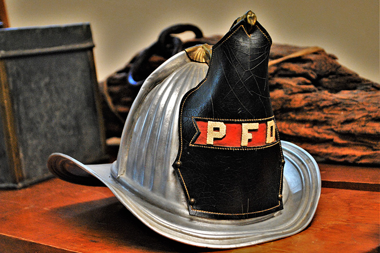 rch 6 fire department helmet