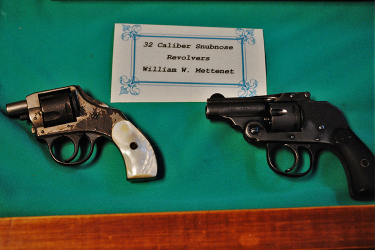 rch 8 revolvers