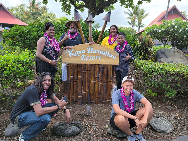 kamirah decker with family in hawaii